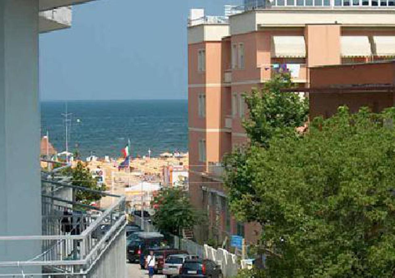 Hotel Zenith Римини Экстерьер фото
