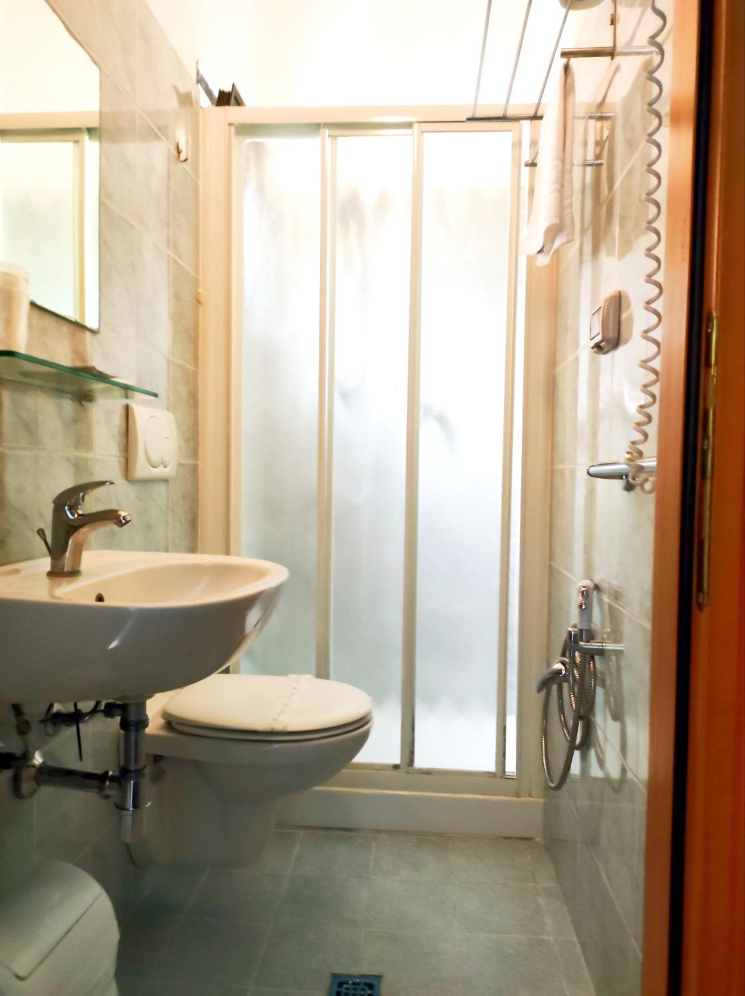 Hotel Zenith Римини Номер фото