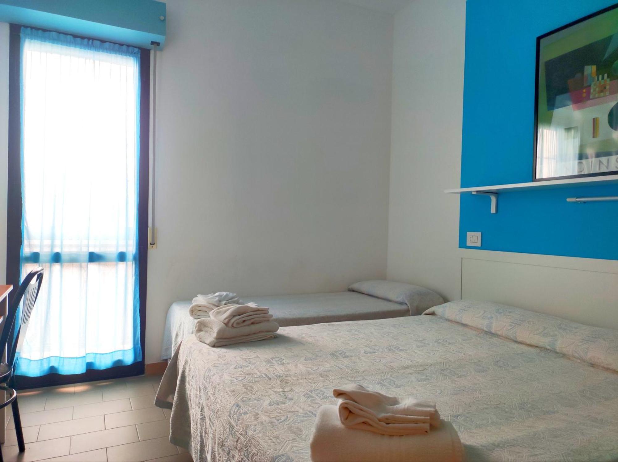 Hotel Zenith Римини Экстерьер фото