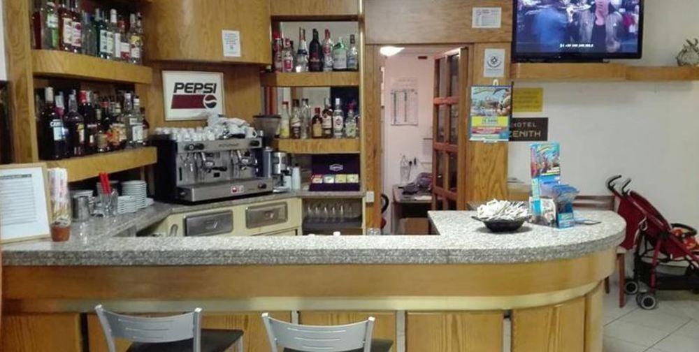 Hotel Zenith Римини Экстерьер фото
