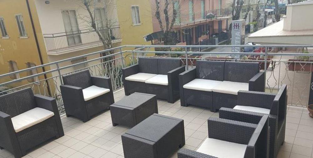 Hotel Zenith Римини Экстерьер фото