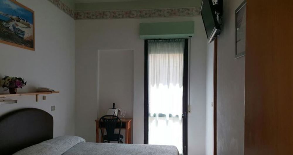 Hotel Zenith Римини Экстерьер фото